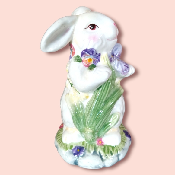 Vintage Tulip field bunny rabbit salt and pepper shakers with basket holder - Picture 9 of 9